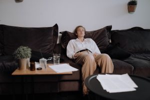 Giornate difficili del caregiver durante l'assistenza a un familiare non autosufficiente